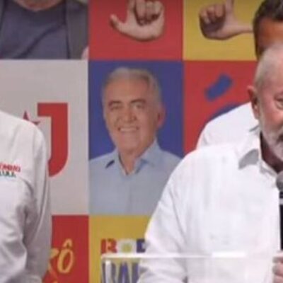 Lula faz caminhadas no Rio de Janeiro e em Salvador