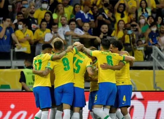 Comércio de Ilhéus altera horário de funcionamento durante jogos do Brasil na Copa do Mundo
