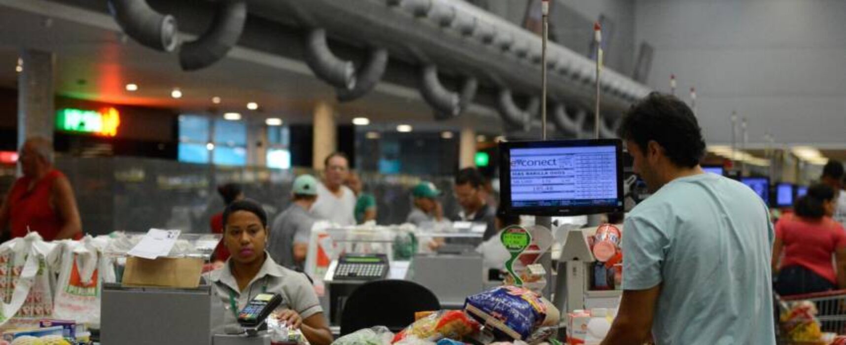 Indicador Antecedente de Emprego recua em outubro