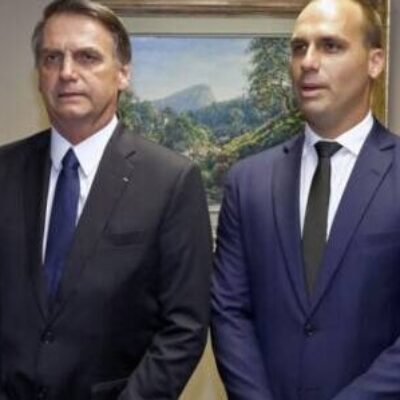 Após derrota, família Bolsonaro reduz mais de 90% posts nas redes sociais