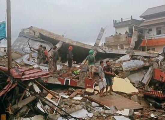 Terremoto na Indonésia deixa mais de 40 mortos e 700 feridos