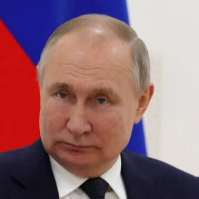 Putin diz que Rússia tem batalha “sagrada” contra o Ocidente