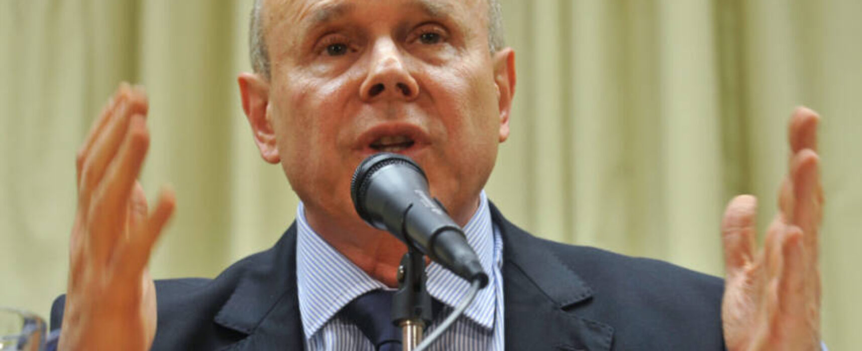 Guido Mantega pede adiamento da eleição para a presidência do BID