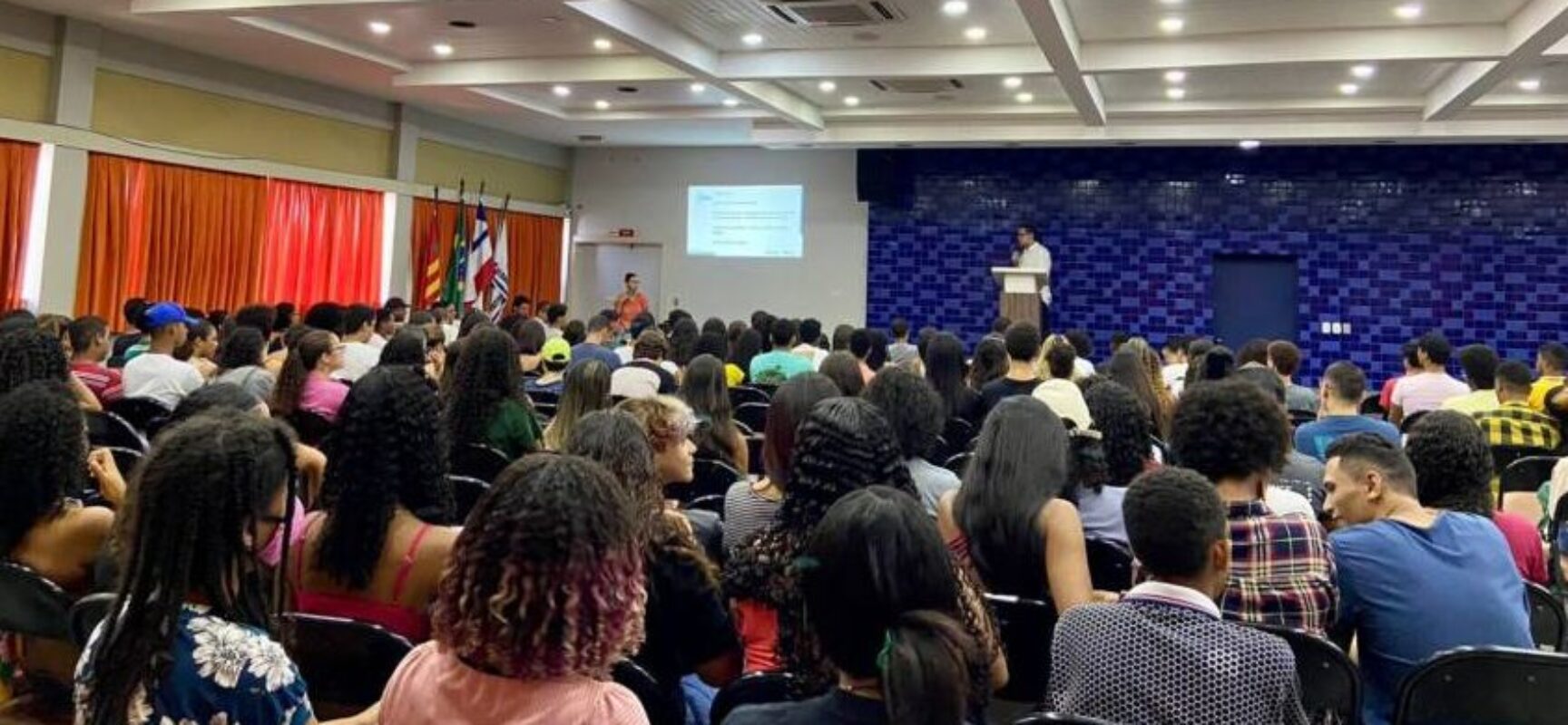 Faculdade de Ilhéus promove aulas gratuitas de revisão para prova do Enem