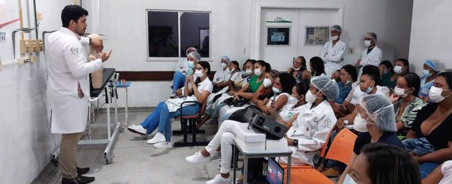 Hospital de Base capacita profissionais com o curso “Suporte Básico de Vida-BLS” 