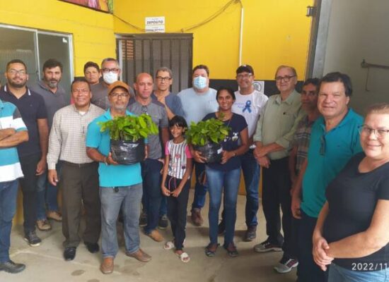 Prefeitura de Itabuna entrega  mudas de cacau clonado às associações de agricultores familiares
