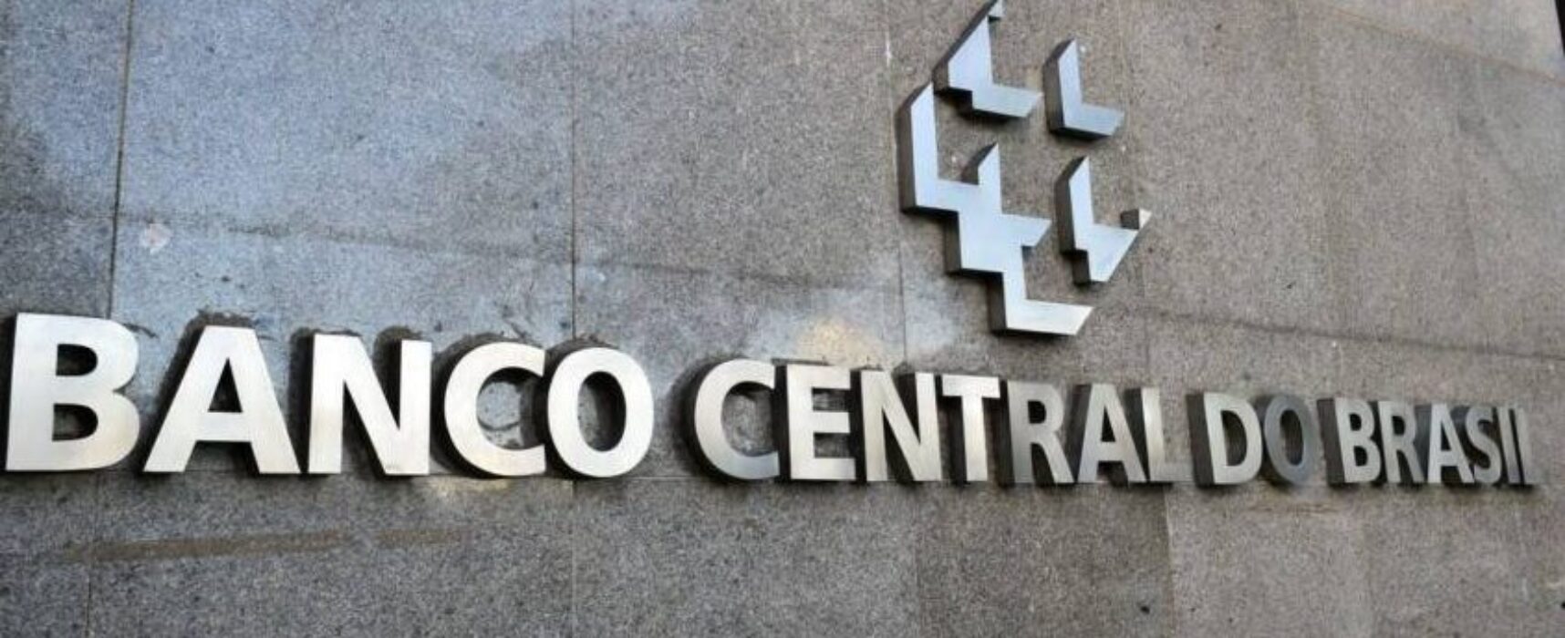 Setor público registra superávit primário de R$ 126 bilhões em 2022