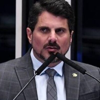 Senador Marcos do Val (Podemos-ES) reclama de salário de R$ 33,7 mil