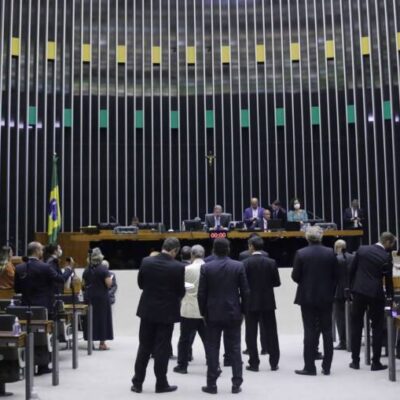 Câmara aprova proposta que regulamenta atividade de lobby no país