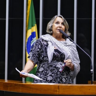 Comissão aprova projeto que cria serviço social dos empregados de cartórios
