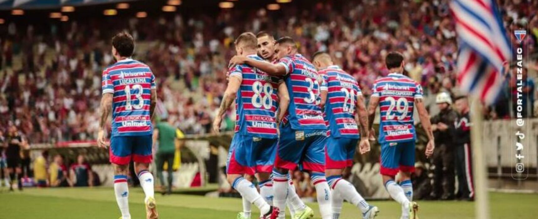 Fortaleza goleia Bragantino e se aproxima de vaga na Libertadores