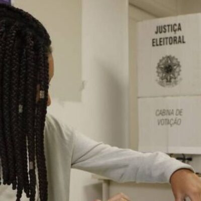 Mesários faltosos no 1° turno têm até hoje para justificar ausência