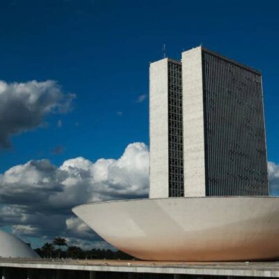 Lira diz ser contra PEC de mandato fixo pro STF e quer solução pra marco temporal