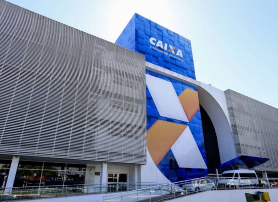 Caixa suspende oferta de consignado do Auxílio Brasil até dia 14