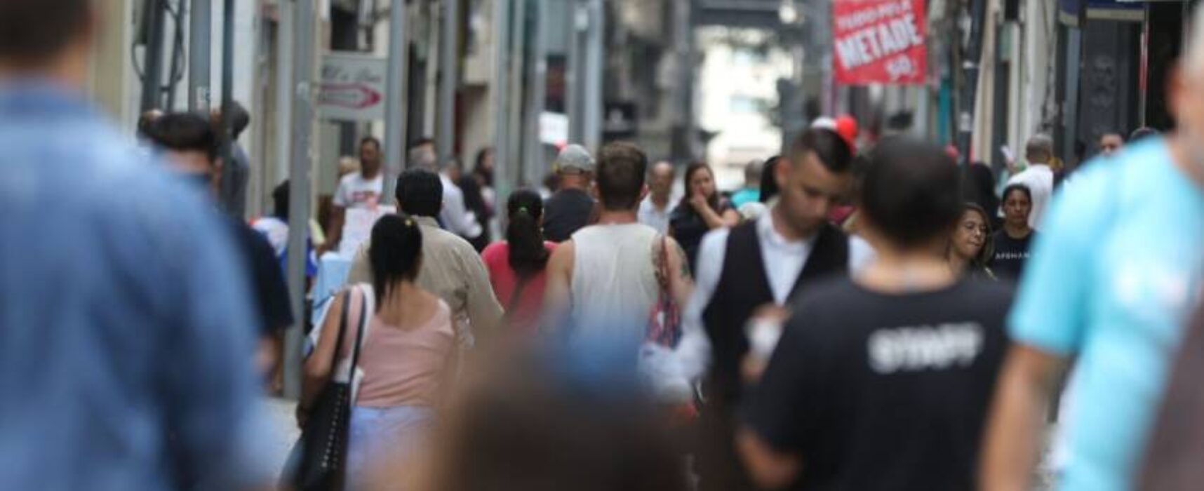 Brasil registra 92 mortes e 12,6 mil novos casos de covid-19