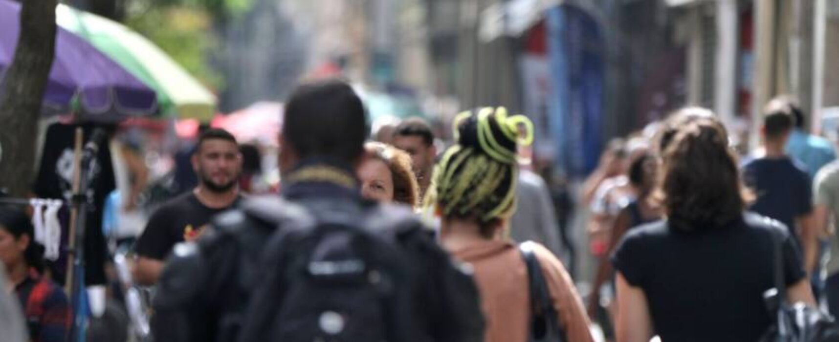 IBGE: renda média de trabalhador branco é 75,7% maior que de pretos