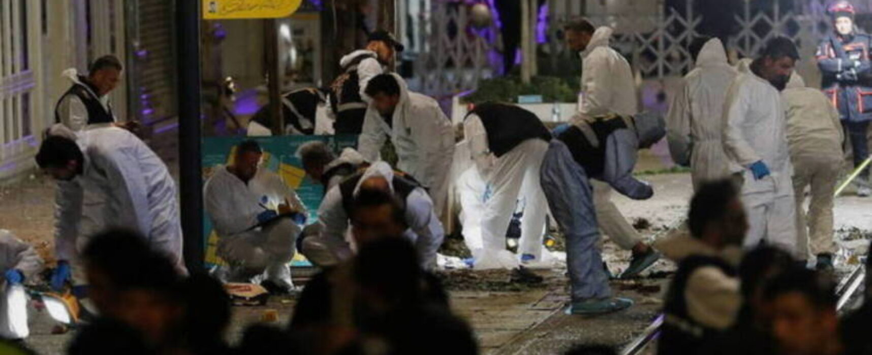 Explosão na Turquia deixa seis mortos e 53 feridos; governo suspeita de terrorismo