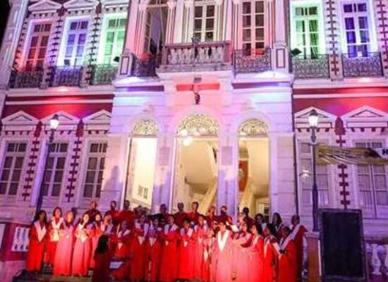 Cantatas de Natal: corais se apresentam nas escadarias do Palácio Paranaguá; confira programação