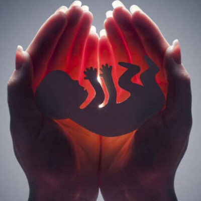 Deputados pretendem votar em projeto que criminaliza o aborto nesta semana