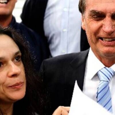 Bolsonaro é ironizado por Janaina Pascoal após renovar concessões com a Globo