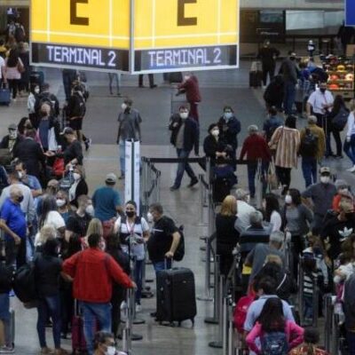Aeronautas mantêm greve marcada para esta segunda-feira