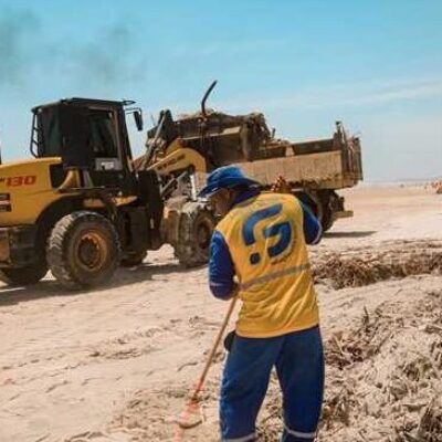 Prefeitura de Ilhéus recebe apoio da ATIL para limpeza e retirada de baronesas das praias