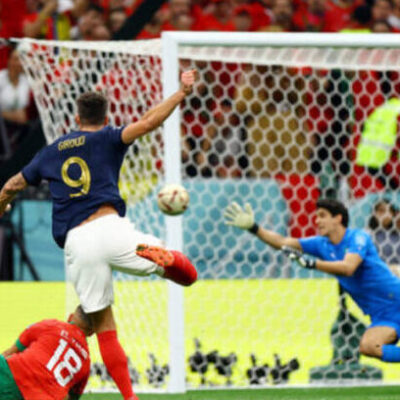 França bate Marrocos por 2 a 0 e vai pegar a Argentina na final da Copa