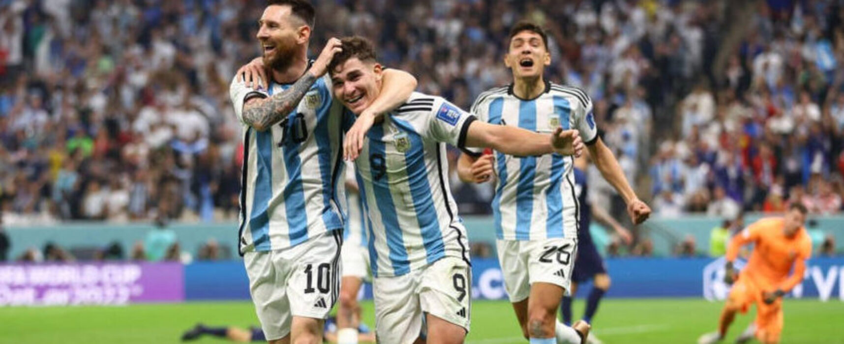 Argentina fatura o tri mundial diante da França e coroa um genial chamado Messi.