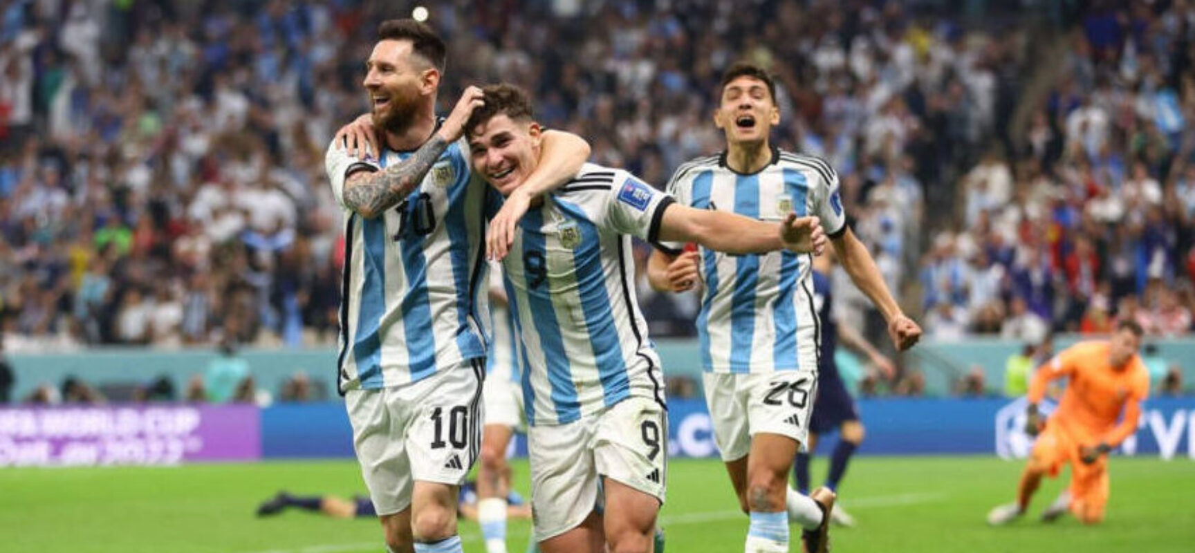 Argentina fatura o tri mundial diante da França e coroa um genial chamado Messi.