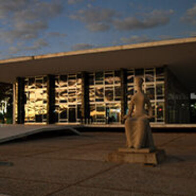 Servidor estadual e municipal responsável por pessoa com deficiência tem direito a jornada reduzida