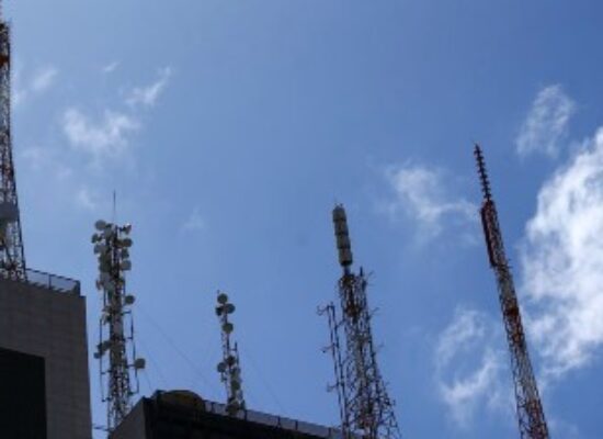 Município não pode criar taxa de fiscalização de torres e antenas de transmissão