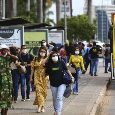 Covid-19: Brasil registra 53 mortes e 22,5 mil casos em 24h