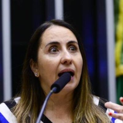 PEC da Transição é ‘malandragem’ e ‘lambança com dinheiro público’, afirma deputada do Novo