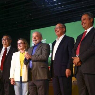 Lula anuncia cinco ministros do futuro governo