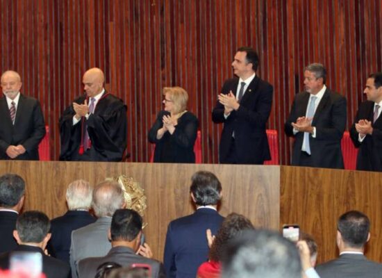 Lula defende democracia em discurso após diplomação