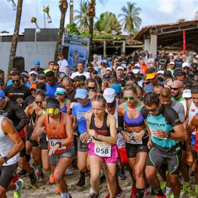 Em sua 1ª etapa, Corrida da Praia atrai multidão de participantes no litoral sul de Ilhéus