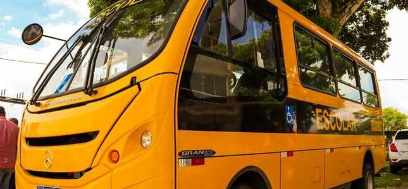 Seduc recebe novo ônibus para transporte de alunos da rede municipal de Ilhéus
