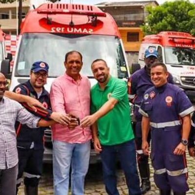Prefeito Mário Alexandre entrega ambulância para renovação da frota do SAMU de Ilhéus