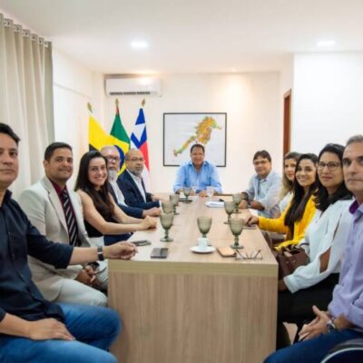 Prefeito Augusto Castro assina decreto que reestrutura Procuradoria-Geral do  Município