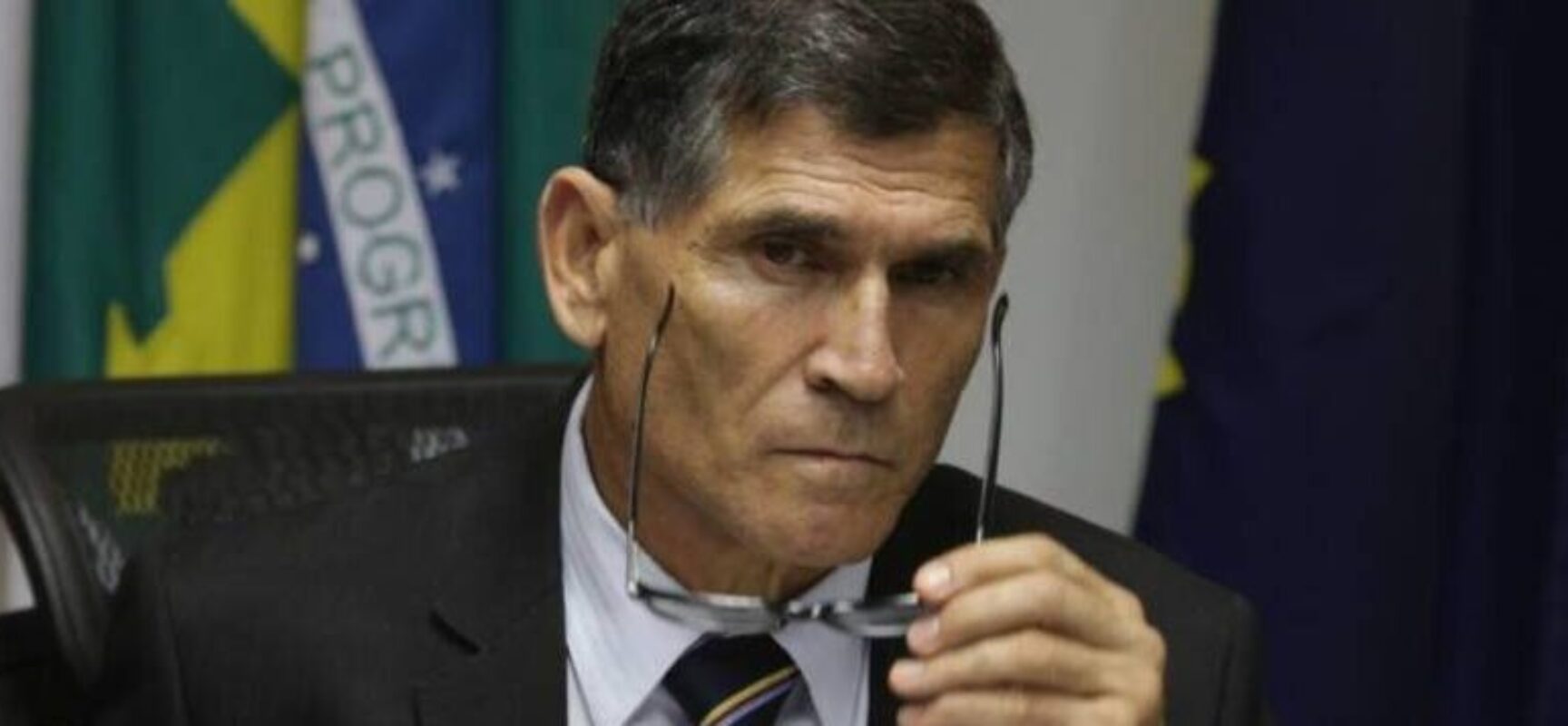 Santos Cruz atribui atos antidemocráticos a fanatismo: “O Brasil está doente”