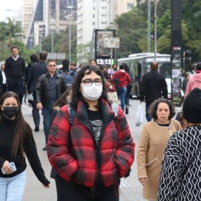 Brasil registra 12,6 mil novos casos de covid-19 em 24 horas
