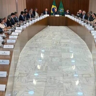 Em reunião com Lula, governadores condenam atos antidemocráticos