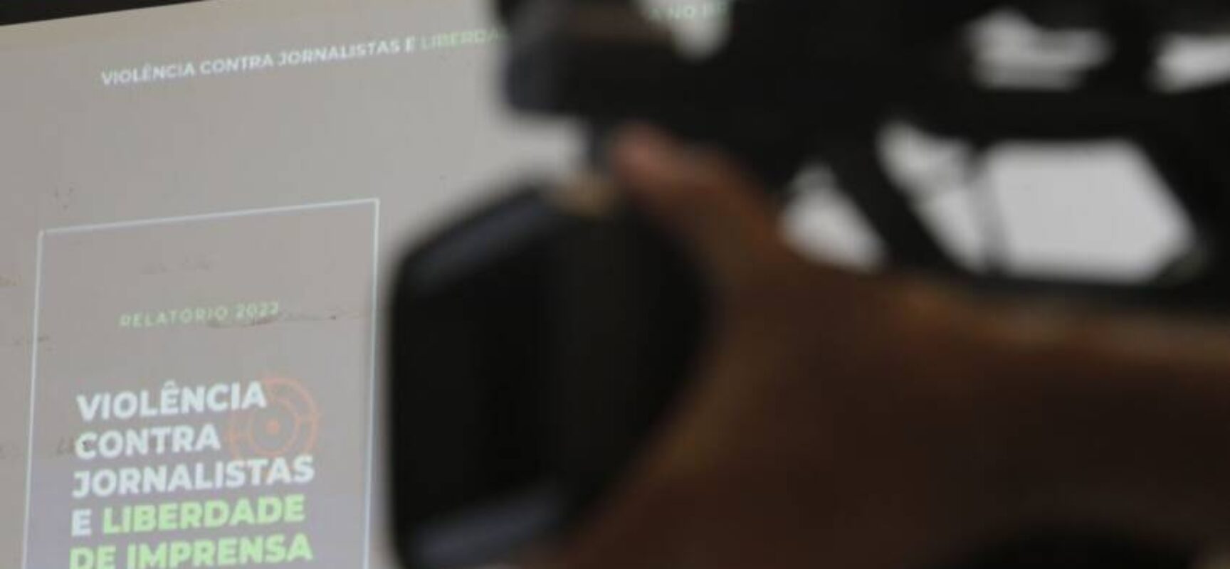 Fenaj: Brasil registra uma agressão a jornalista por dia em 2022