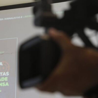 Fenaj: Brasil registra uma agressão a jornalista por dia em 2022