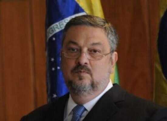 Mercado consulta Palocci ao analisar ações do governo Lula, diz colunista