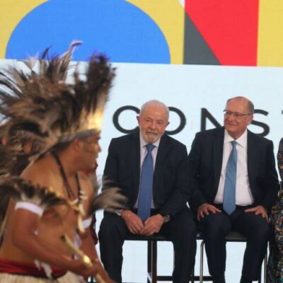 Lula sanciona lei que equipara crime de injúria racial ao racismo
