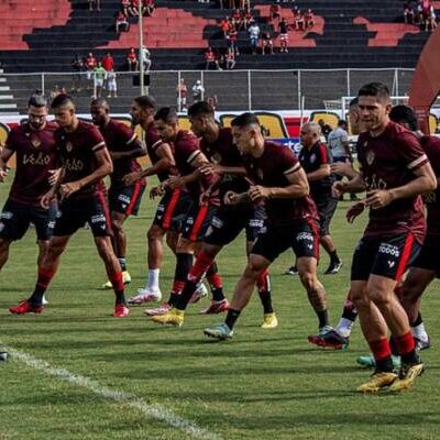 Vitória recebe Náutico e tenta recuperação no Nordestão