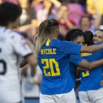 Marta desequilibra e Brasil derrota Japão em torneio amistoso