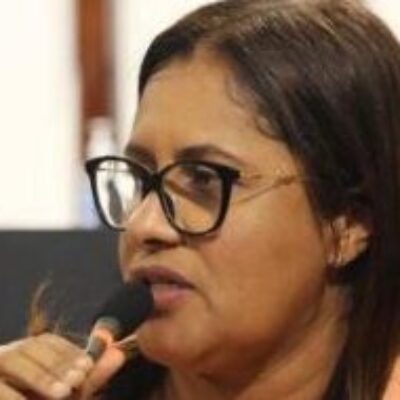 Kátia Oliveira propõe ao estado criação de poupança escolar para jovens carentes