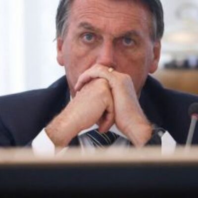 Ministro da CGU confirma registro de vacinação de Bolsonaro contra Covid